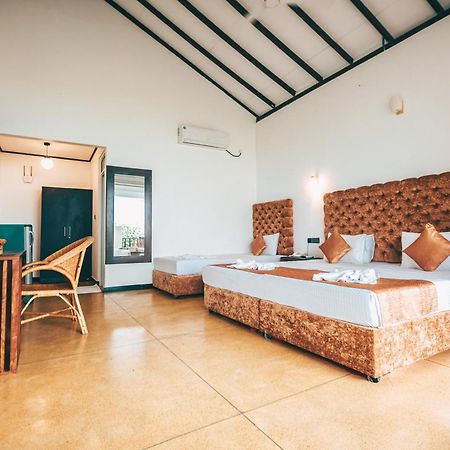 Samudra Beach Resort Tangalle Exterior foto
